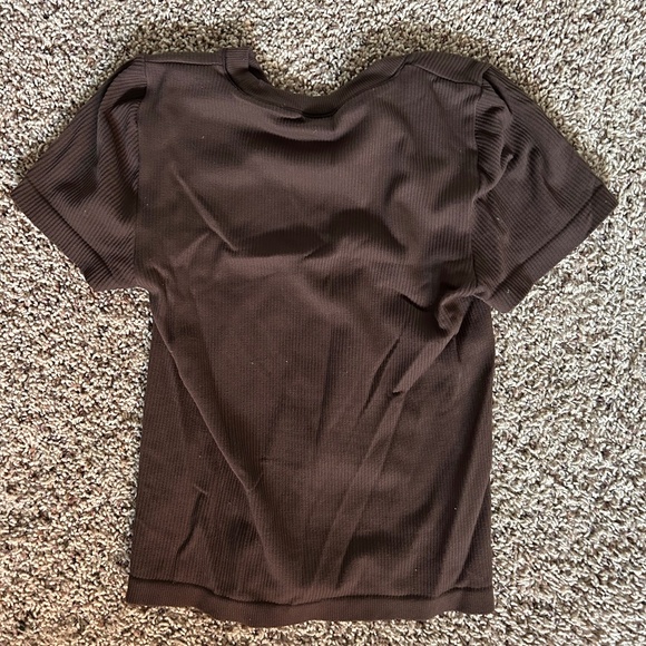 Aritzia Rib Seamless Willow T-Shirt - Picture 3 of 4